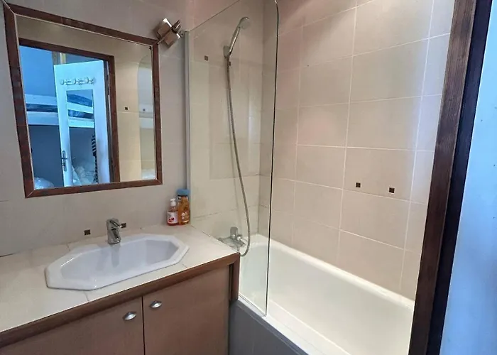 - Inout - 3 Beds Flat D-315